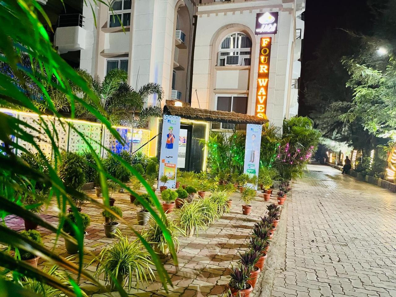 Hotel Four Waves Puri Kültér fotó